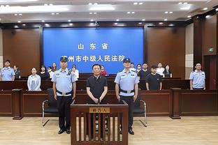 经典老番之C罗假装路人上街表演球技